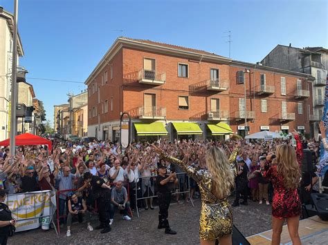 Il Concertino di Dee: Una Festa Travolgente e Melodie Malgasie!