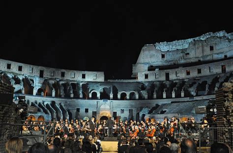  Superstar Onew: Il concerto a Roma che ha fatto tremare il Colosseo!